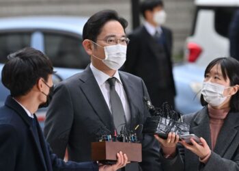 Samsung Heir Sentenced To 30 Months In Prison On Bribery Charges