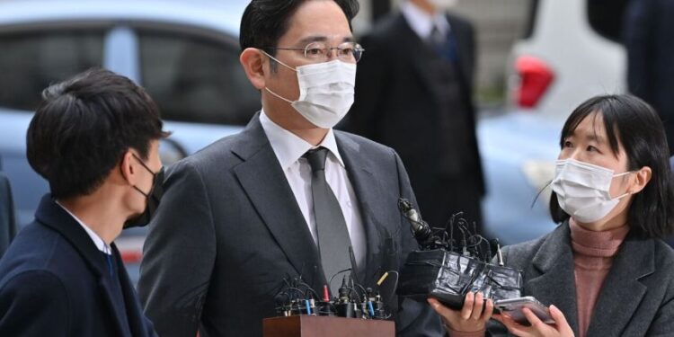Samsung Heir Sentenced To 30 Months In Prison On Bribery Charges