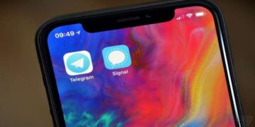 Signal And Telegram Messaging Apps Witness Surge In Downloads Following WhatsApp Privacy Policy Change